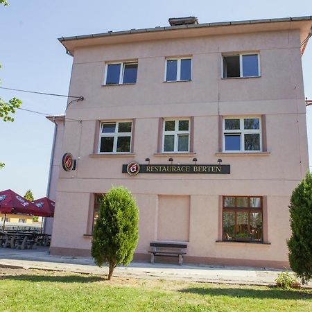 Pension Berten Strasice Strasice  Kültér fotó