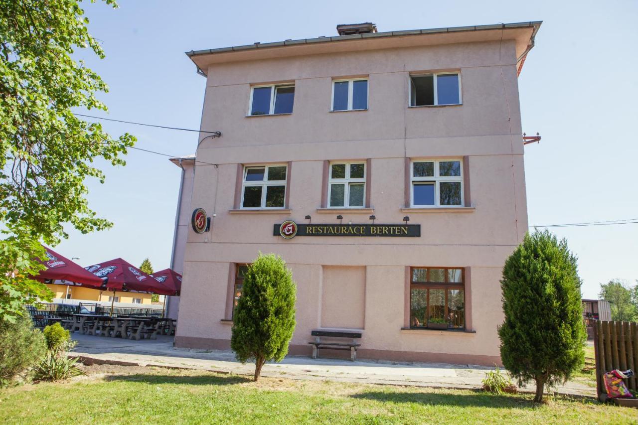 Pension Berten Strasice Strasice  Kültér fotó